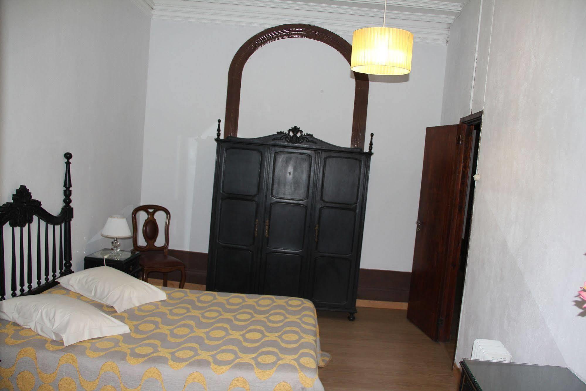 Almada Guest house