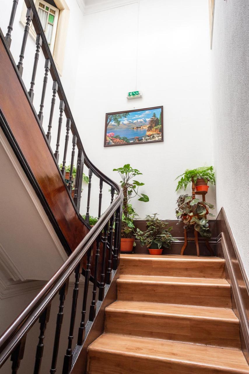 Almada Guest house